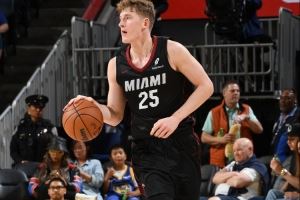 德拉季奇：对亚库乔尼斯进行了技术指导 帮他适应更快比赛节奏