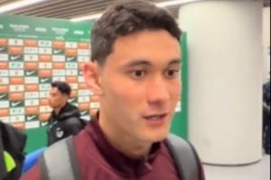 拜合拉木：场地多多少少会有点影响发挥，但更多是我们自己失误